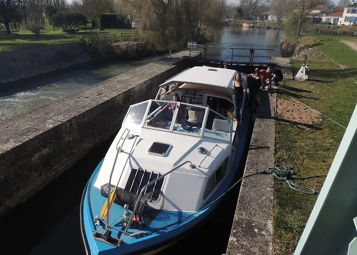 Nuits Insolites Sur Un Bateau Bateau-hôtel *